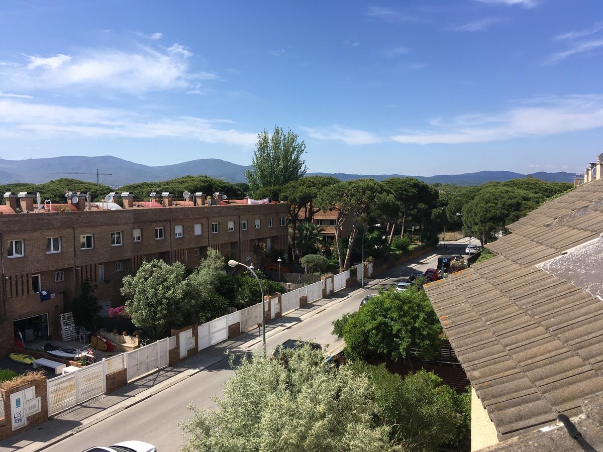 Beach House Castelldefels Luaran gambar